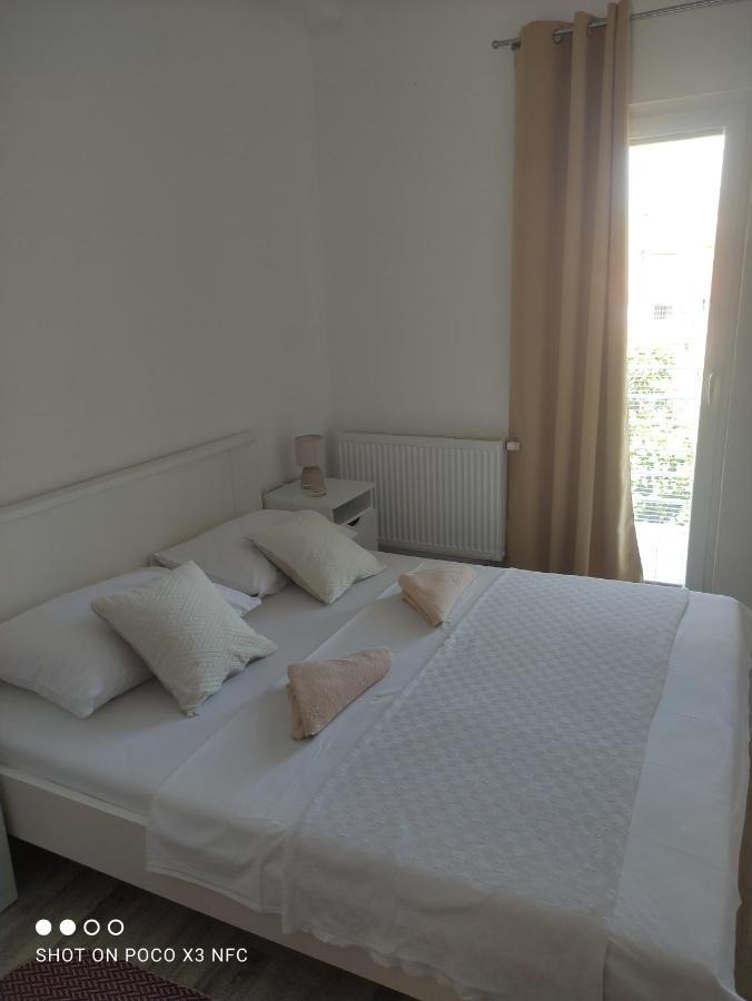 Apartmani Lana ชิเบนิก ภายนอก รูปภาพ