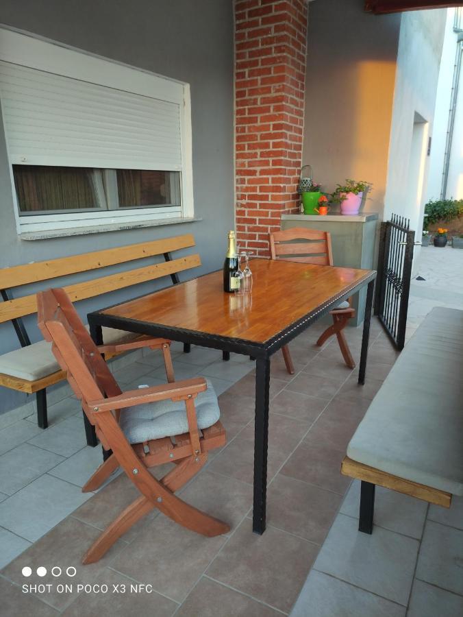 Apartmani Lana ชิเบนิก ภายนอก รูปภาพ