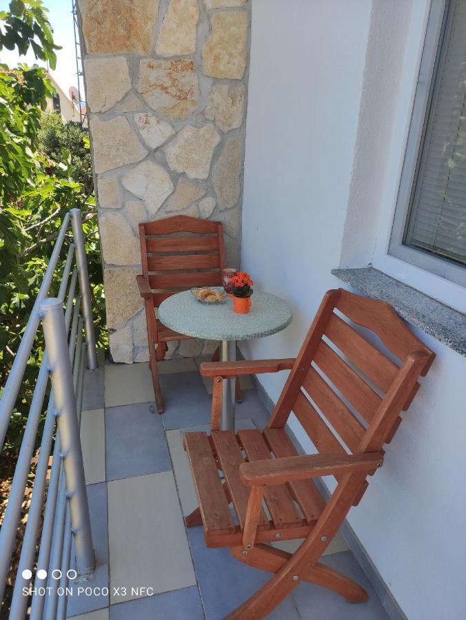 Apartmani Lana ชิเบนิก ภายนอก รูปภาพ